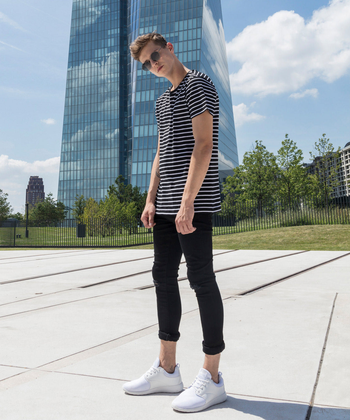 Black/White - Stripe tee - GarmentEmbroidery